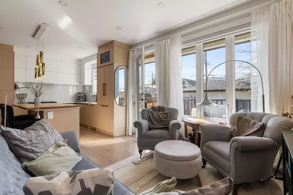 Vancouver, BC V5K 1P8,2558 Dundas ST