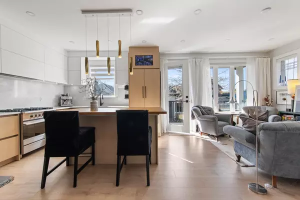 Vancouver, BC V5K 1P8,2558 Dundas ST