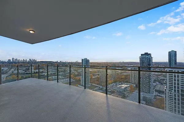 2085 Skyline CT #3008 Burnaby, BC V5C 0M6