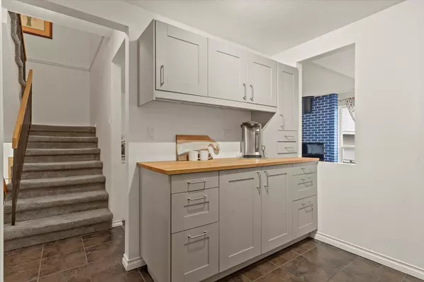 Abbotsford, BC V2S 1L6,33951 Marshall RD #2