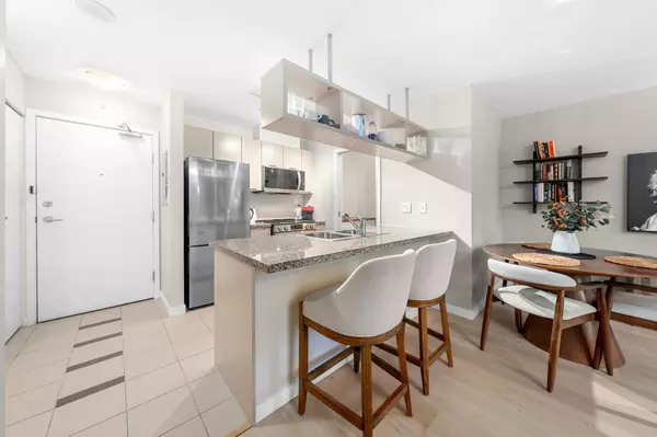 Vancouver, BC V6B 1X9,1082 Seymour ST #305