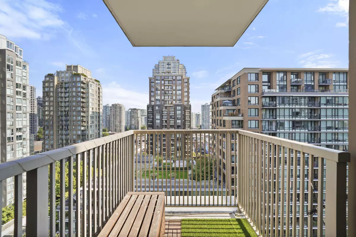 Vancouver, BC V6B 0C2,1055 Richards ST #1708