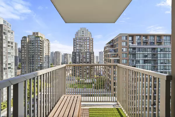 1055 Richards ST #1708, Vancouver, BC V6B 0C2