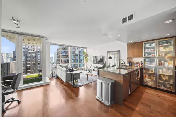 1055 Richards ST #1708, Vancouver, BC V6B 0C2