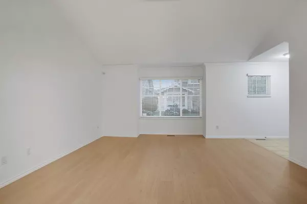 Surrey, BC V3S 9G1,6885 184 ST #55