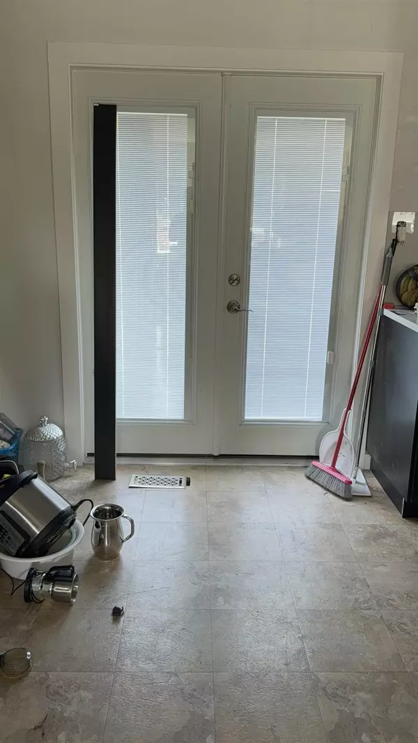 White Rock, BC V4B 2S5,15847 Russell AVE