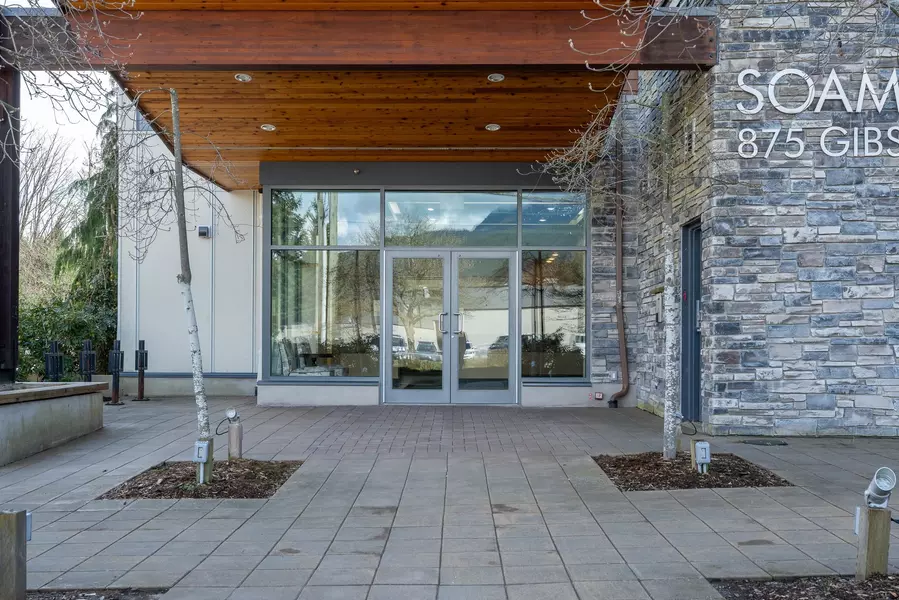 875 Gibsons WAY #208, Gibsons, BC V0N 1V0