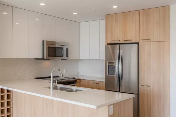 Gibsons, BC V0N 1V0,875 Gibsons WAY #208