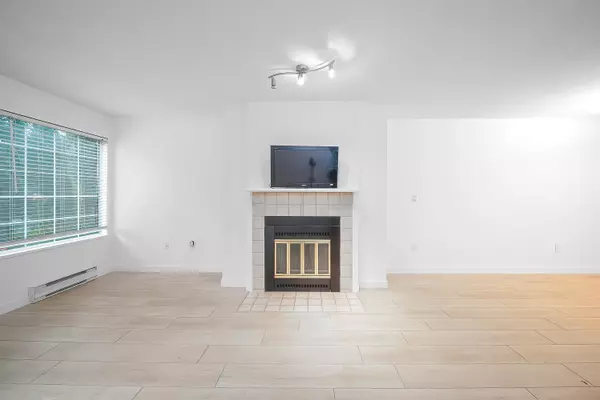 7571 Moffatt RD #208, Richmond, BC V6Y 3N1