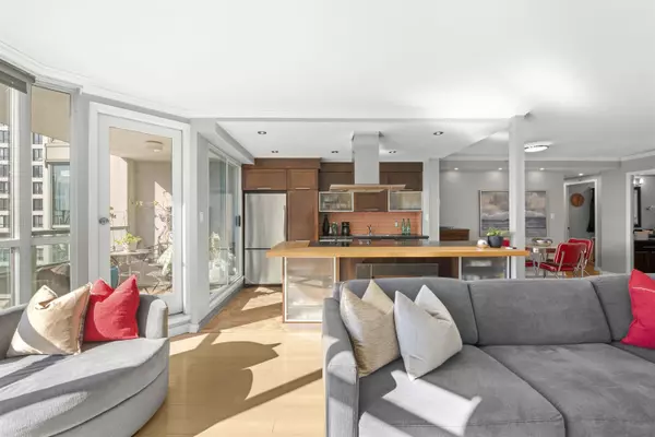 888 Hamilton ST #1201 Vancouver, BC V6B 5W4