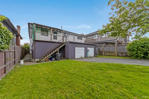 Burnaby, BC V3N 2S2,7769 10th AVE