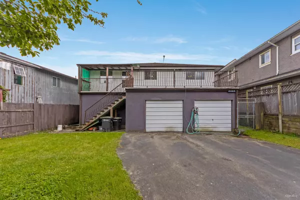 Burnaby, BC V3N 2S2,7769 10th AVE