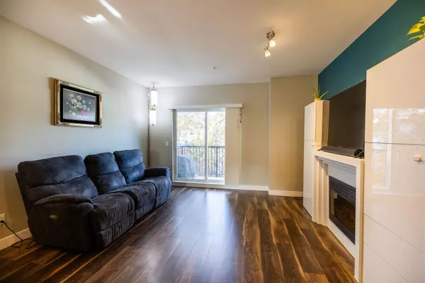 Burnaby, BC V5G 1E5,3888 Norfolk ST #229