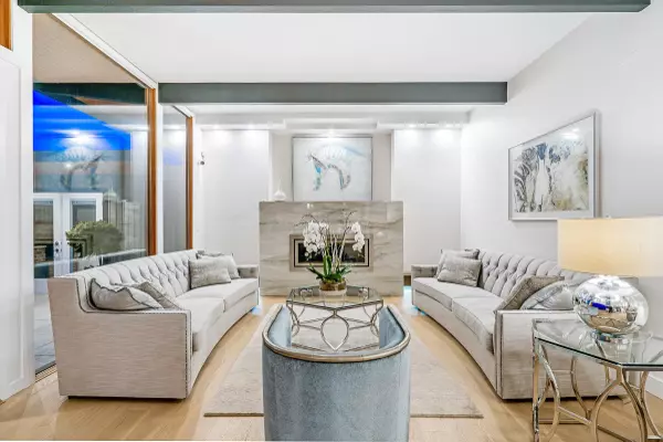 4125 Burkehill Place West Vancouver, BC V7V 3M8