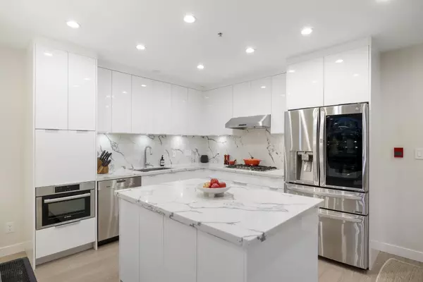 Vancouver, BC V6R 3K6,1961 Collingwood ST #211