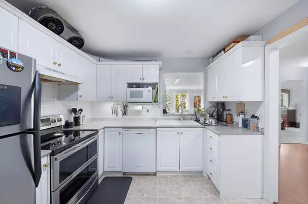 Surrey, BC V3W 1B9,12125 75a AVE #215