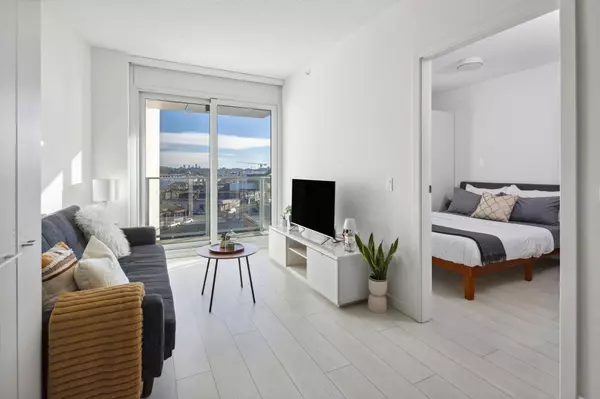 180 E 2nd AVE #611, Vancouver, BC V5T 0K4