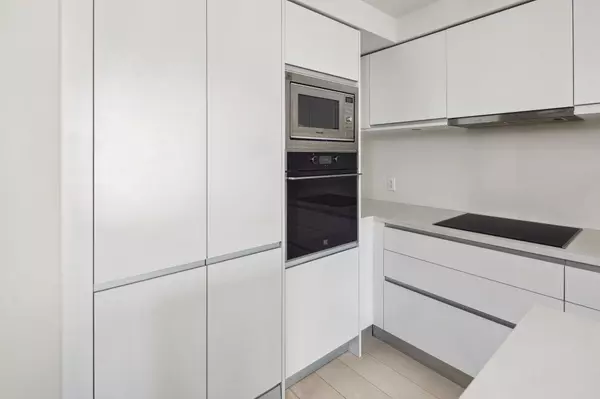 Vancouver, BC V5T 0K4,180 E 2nd AVE #611