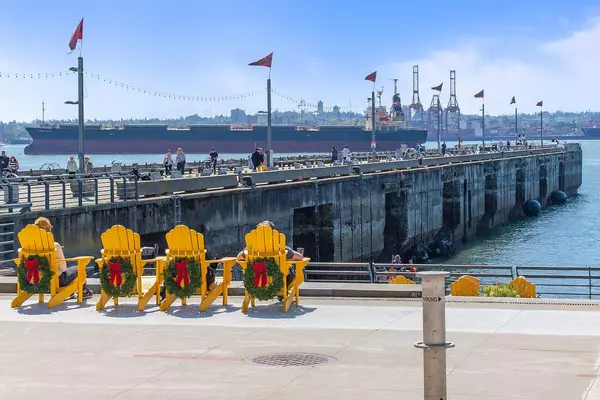 250 W 1st ST #206, North Vancouver, BC V7M 1B4