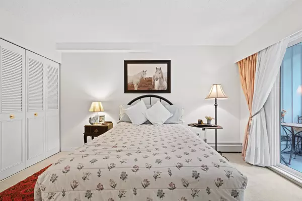 250 W 1st ST #206 North Vancouver, BC V7M 1B4