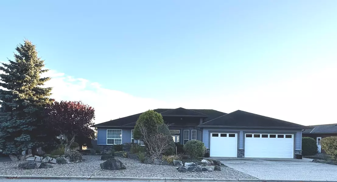 6217 Mika RD, Sechelt, BC V7Z 0R6