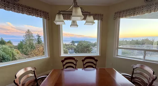 Sechelt, BC V7Z 0R6,6217 Mika RD