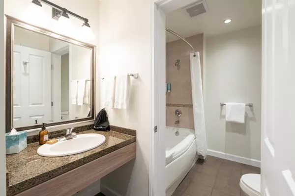 Squamish, BC V8B 0R3,40900 Tantalus RD #416