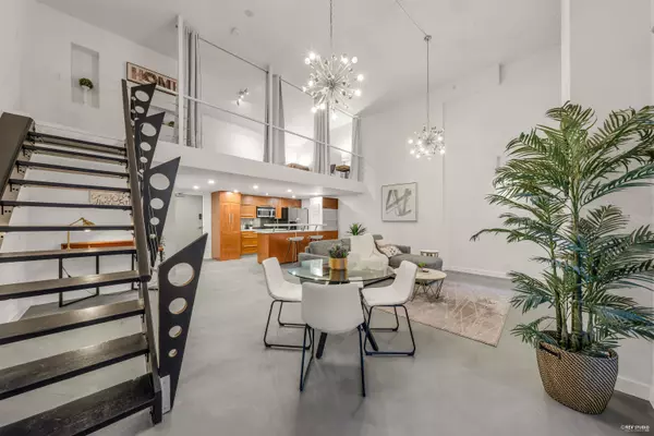 Vancouver, BC V6B 6J3,1238 Seymour ST #321