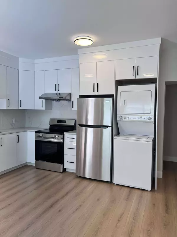 16632 18a AVE, Surrey, BC V3Z 1A2