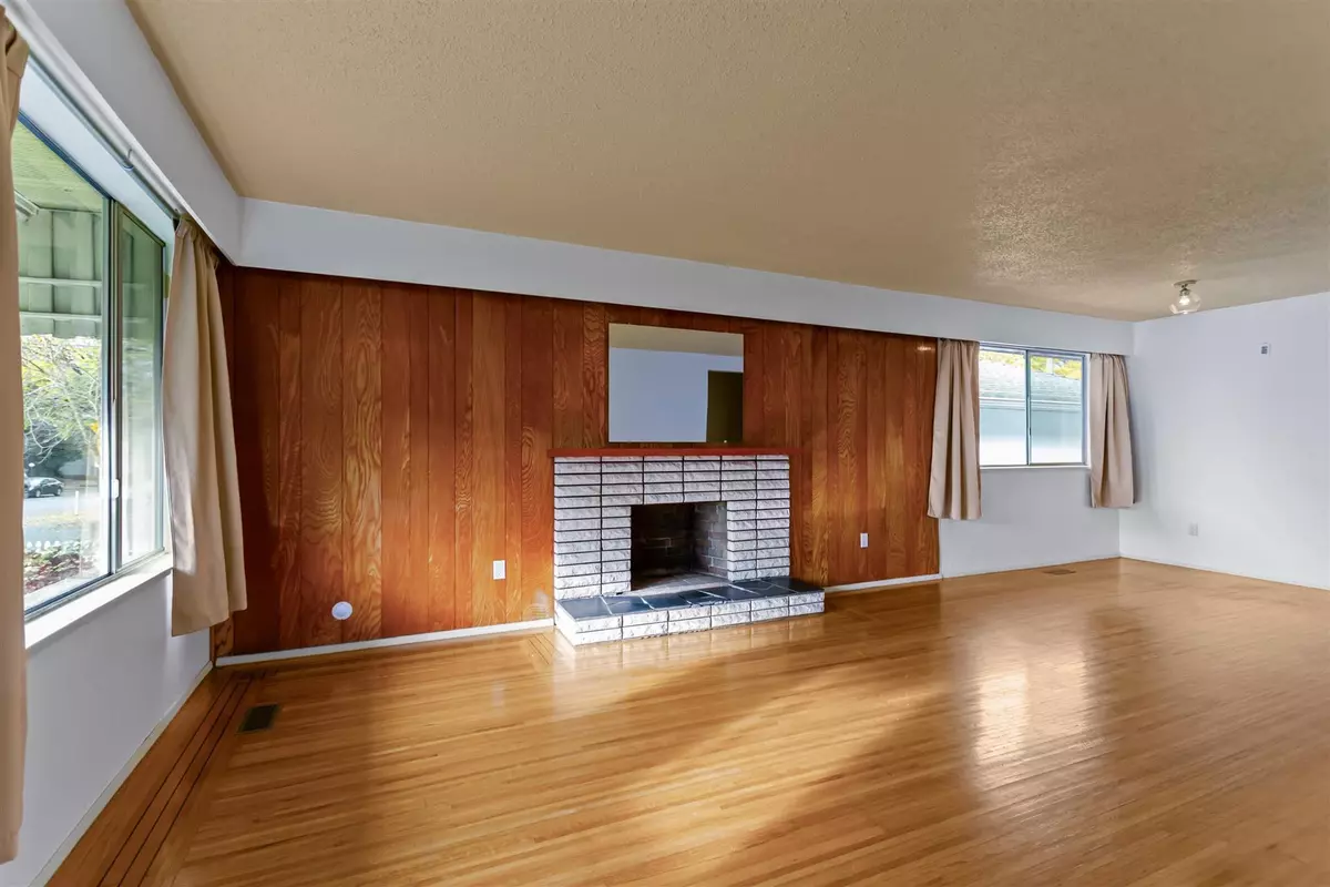 Vancouver, BC V5L 2C7,1615 Adanac ST