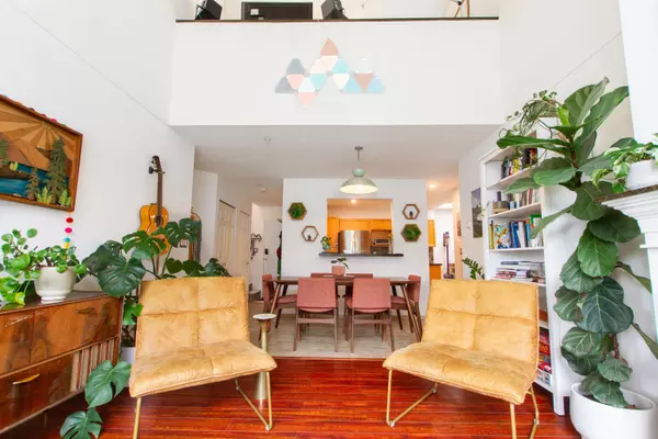 Squamish, BC V8B 0K1,1466 Pemberton AVE #310