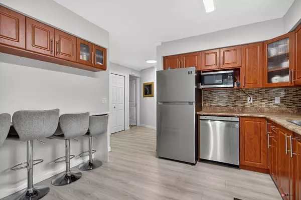 Surrey, BC V3W 7B8,7363 129 ST