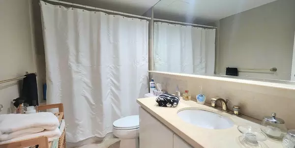 Vancouver, BC V6G 1B2,1778 Alberni ST #302