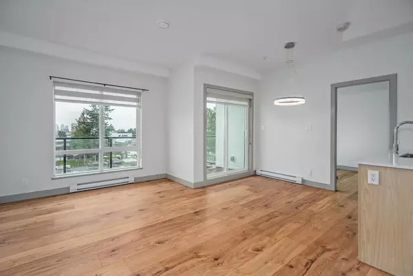 Burnaby, BC V5J 4J3,6968 Royal Oak AVE #411