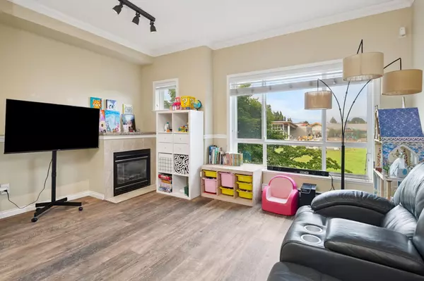 Richmond, BC V6Y 1P9,9451 Granville AVE #16