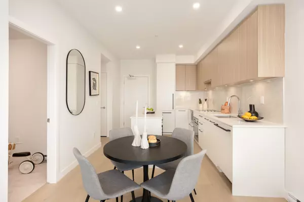 Langley, BC V3A 2E6,5398 207 ST #605