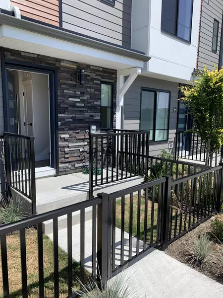 1639 162 ST #18, Surrey, BC V4A 4Y1