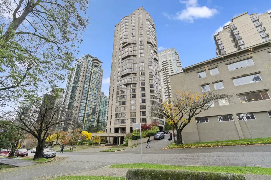 738 Boughton ST #1904, Vancouver, BC V6G 3A7