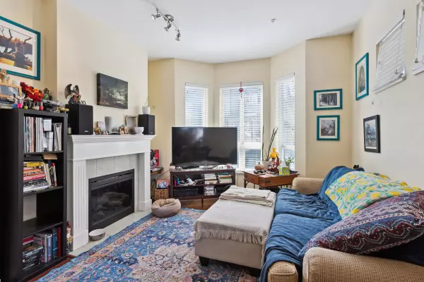 New Westminster, BC V3M 0A3,160 Pembina ST #4