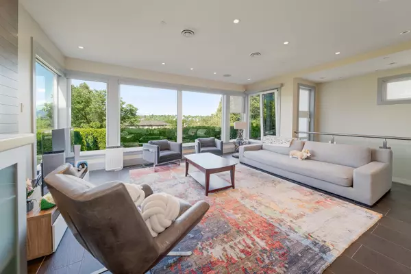 Vancouver, BC V6L 2V7,4371 Puget DR