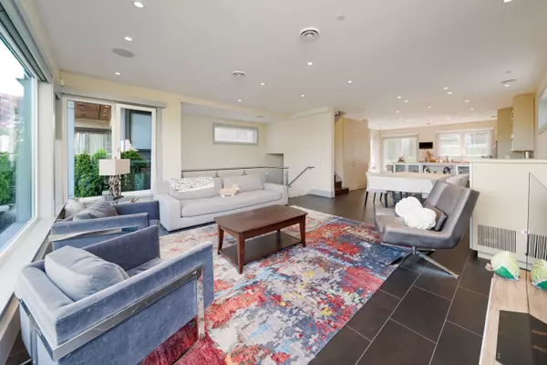 Vancouver, BC V6L 2V7,4371 Puget DR