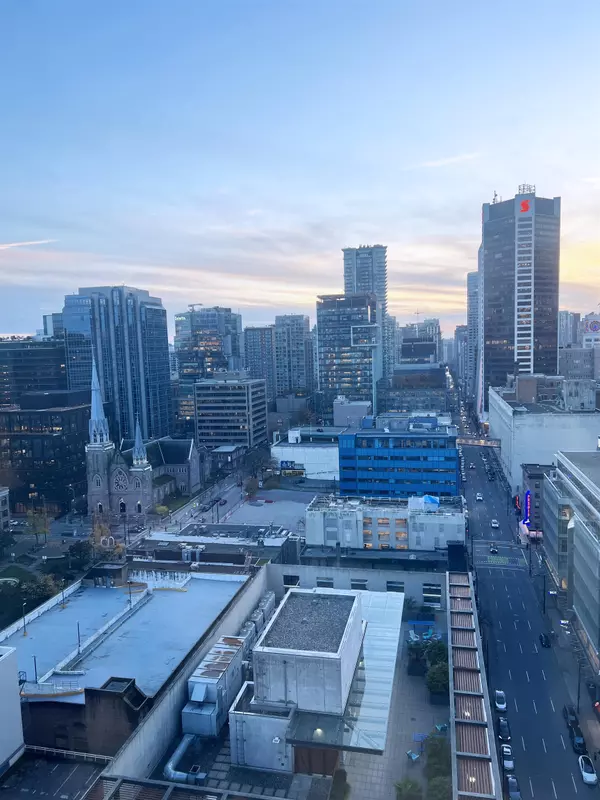 Vancouver, BC V6B 6H4,438 Seymour ST