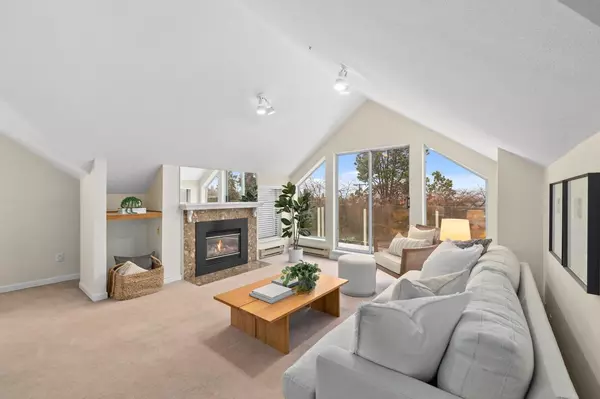 Vancouver, BC V6K 1H5,3274 W 1st AVE