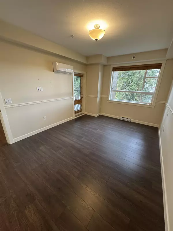 Surrey, BC V4P 0G9,3585 146a ST #307