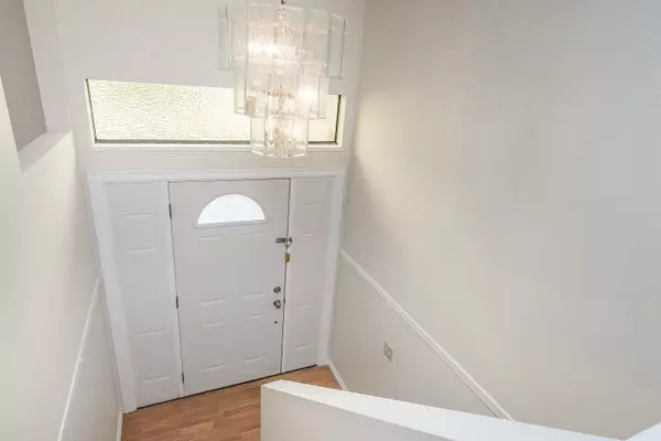 Surrey, BC V4N 2L2,15734 96 AVE