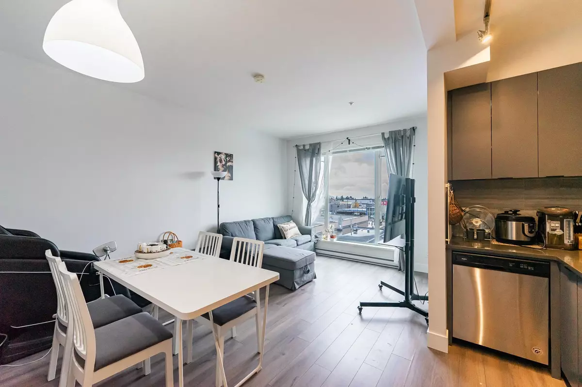 Burnaby, BC V5H 0H1,5355 Lane ST #PH35