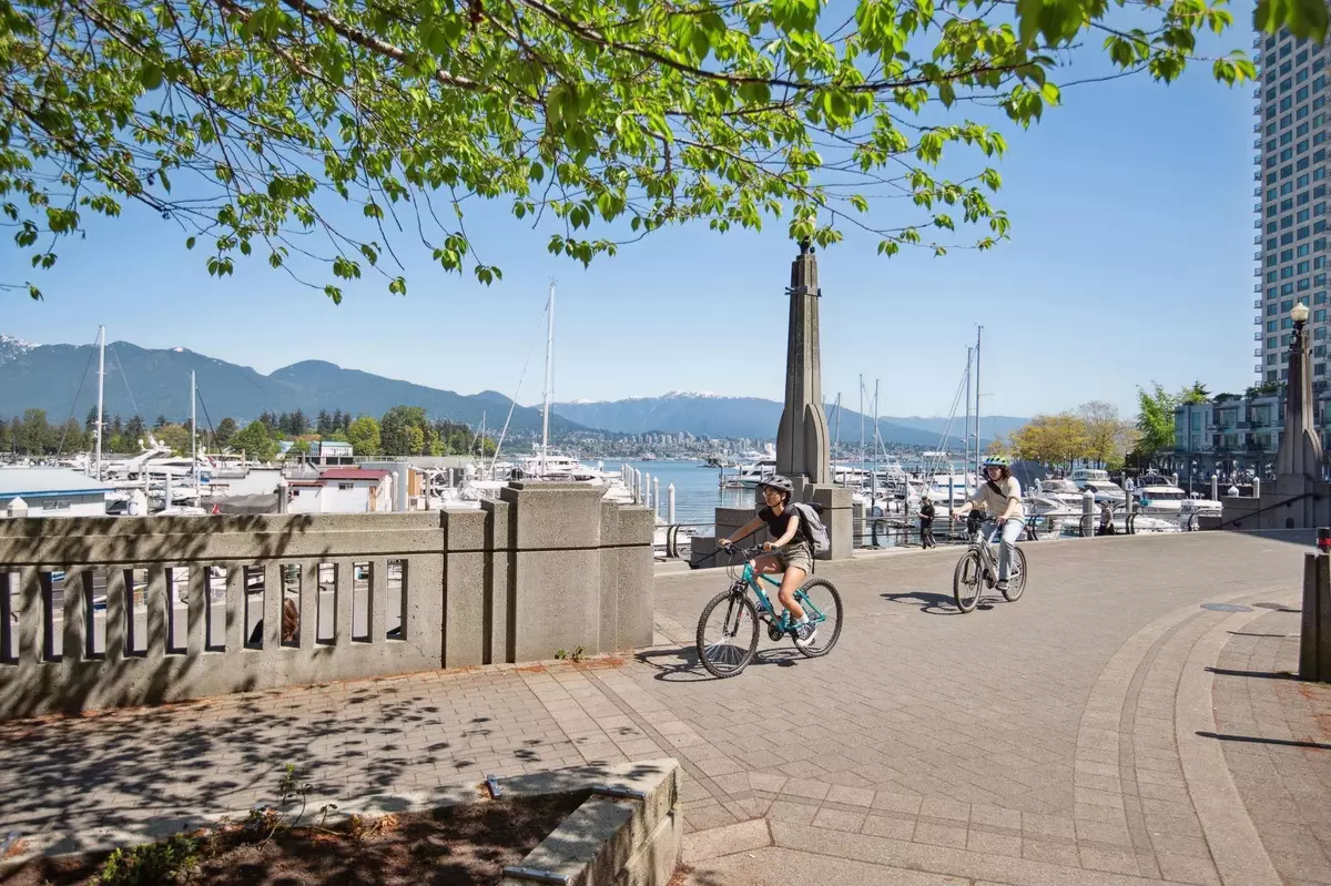 Vancouver, BC V6G 3K1,499 Broughton ST #1701