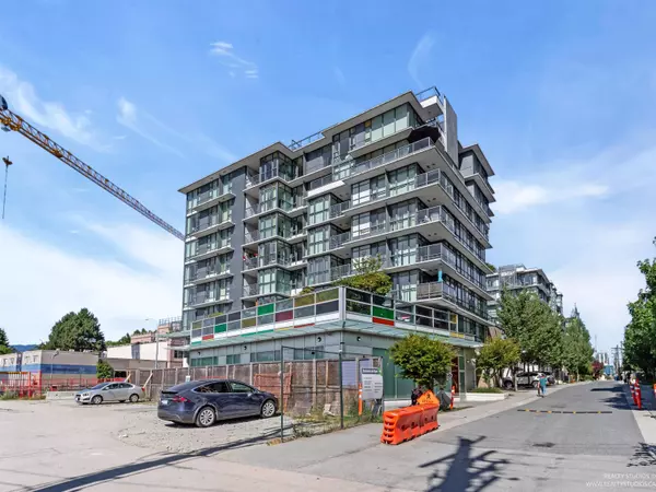 2080 W Broadway #768, Vancouver, BC V6J 0C7
