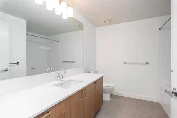 Vancouver, BC V6A 0B4,221 Union ST #310