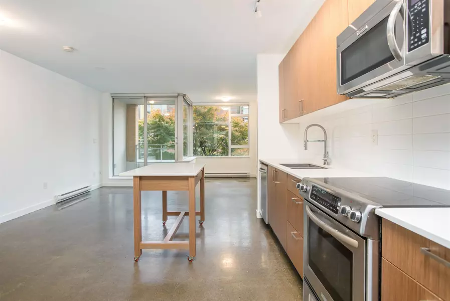 221 Union ST #310, Vancouver, BC V6A 0B4